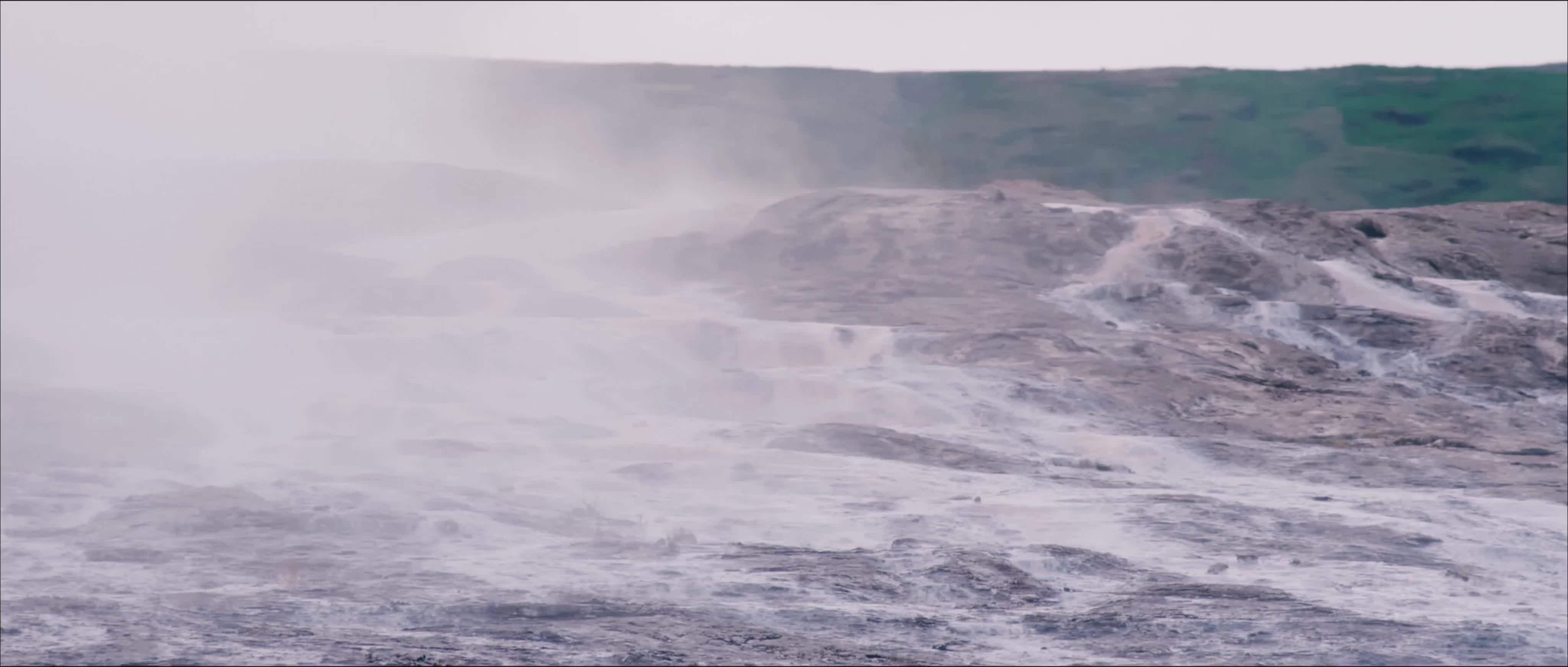 9721797-uhd_4096_1742_25fps